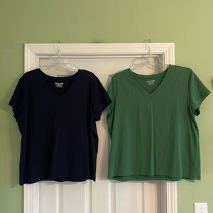 Chico's V neck Short Sleeve Tees-size 4 (XXL 20/22)